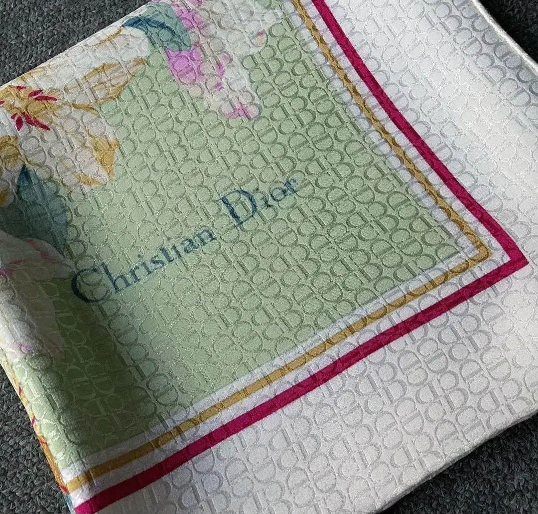 90s Dior CD pattern silk scarf 팝니다.